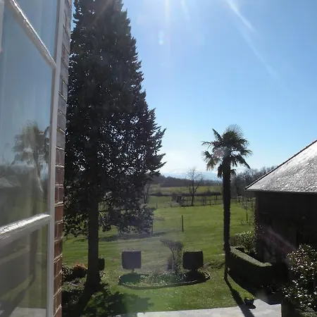 ベッド・アンド・ブレックファスト Chambres D'hotes La Buissiere カンパン